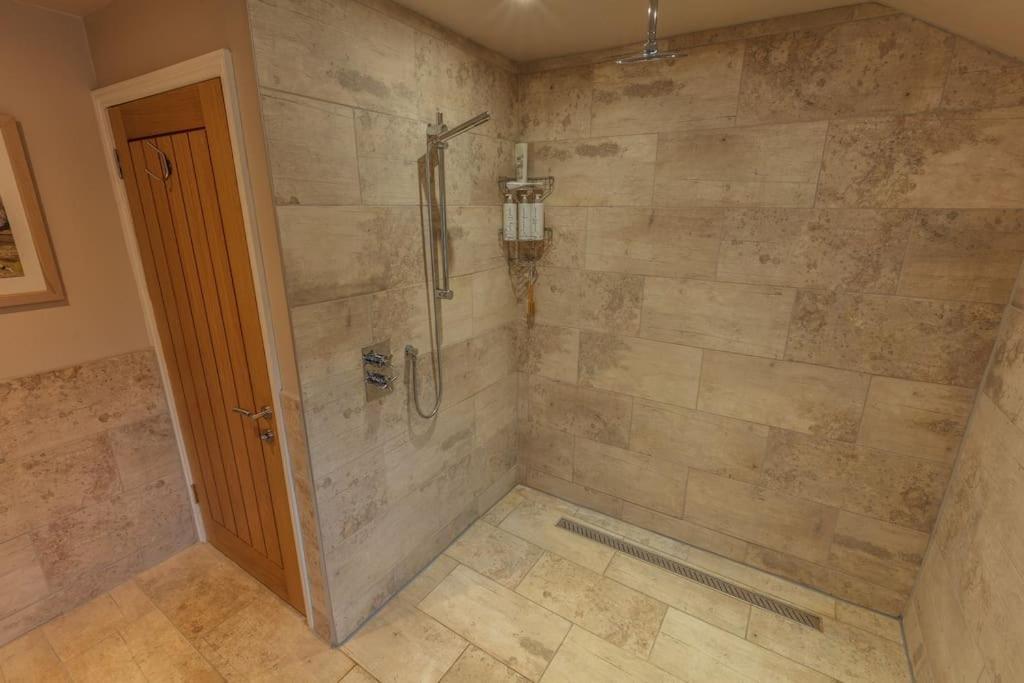Halfmoon Lodge @ Knights Hole Wheelchair Access クランブルック エクステリア 写真